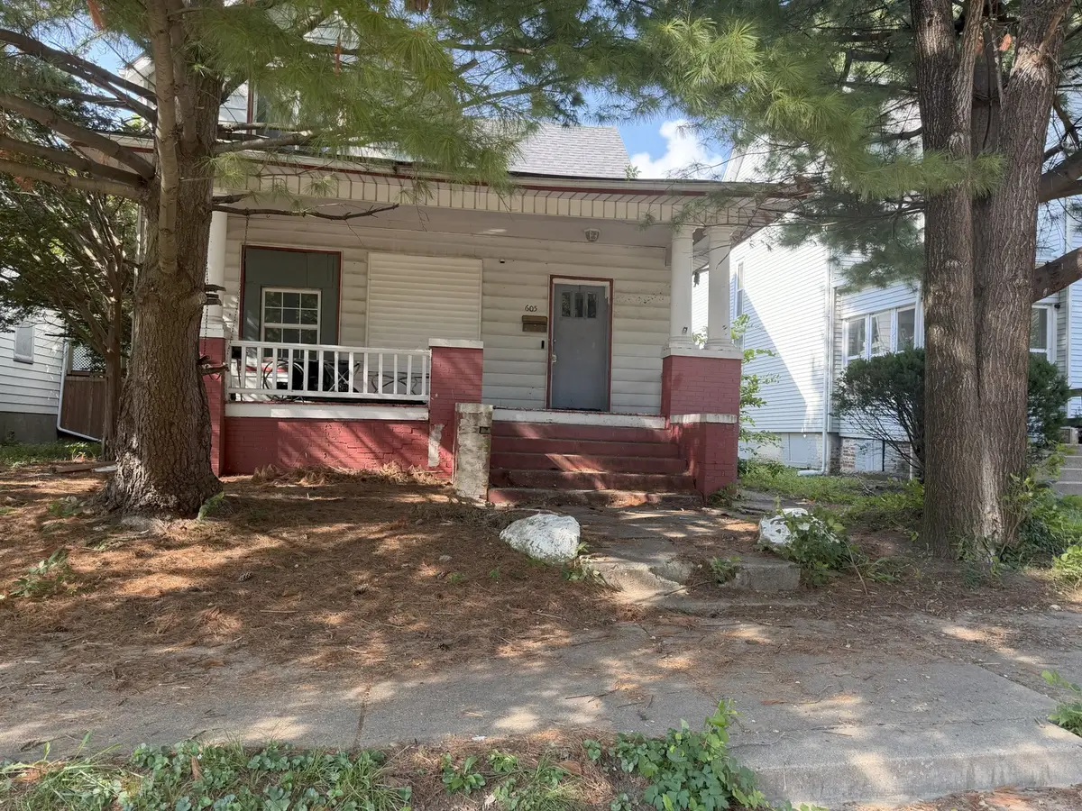605 W Armstrong Avenue, Peoria, IL 61606 - #1