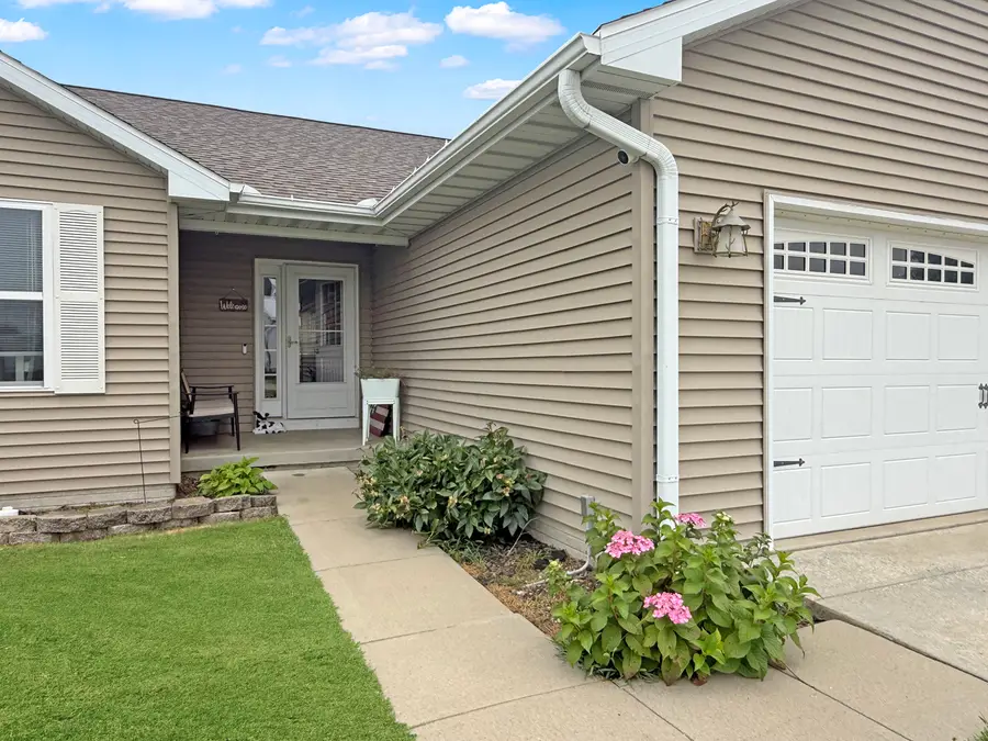 103 E Center Street, Gifford, IL 61847 - #2