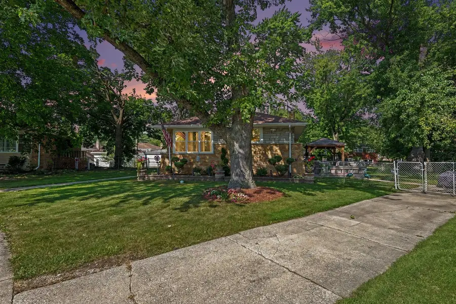 908 E 159th Place, South Holland, IL 60473 - #2