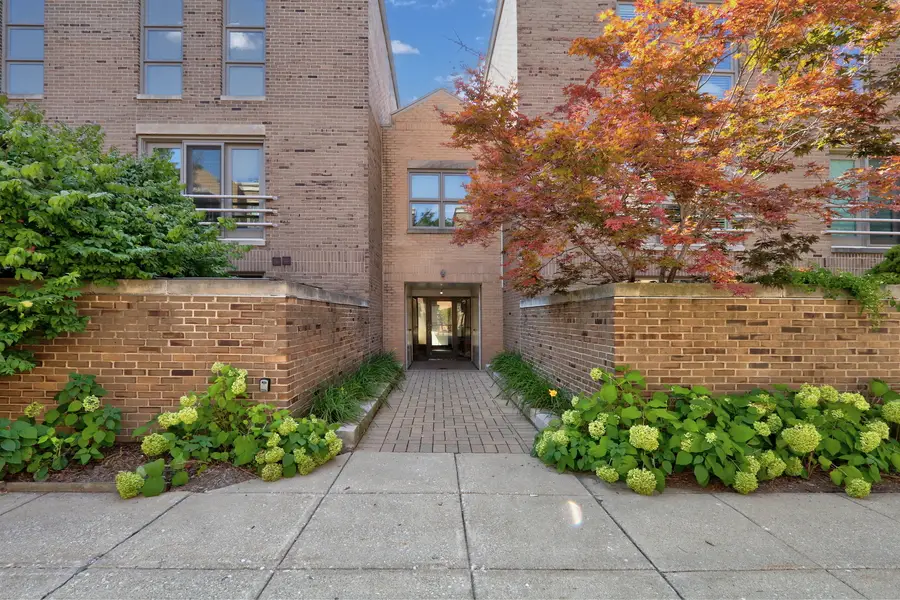 2331 N Wayne Avenue, Chicago, IL 60614 - #2