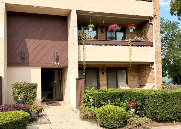 174 E Springbrook Drive #1B, Bloomingdale, IL 60108