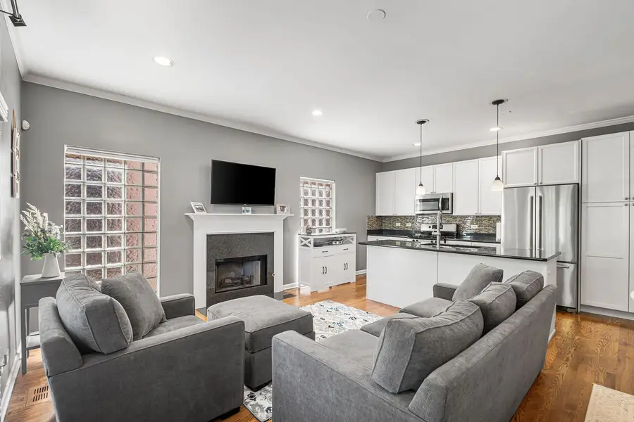 1123 W Grace Street #1E, Chicago, IL 60613 - #3