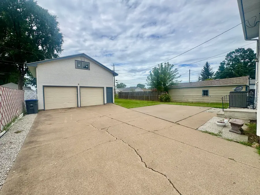 220 5th Street E, Milan, IL 61264 - #2