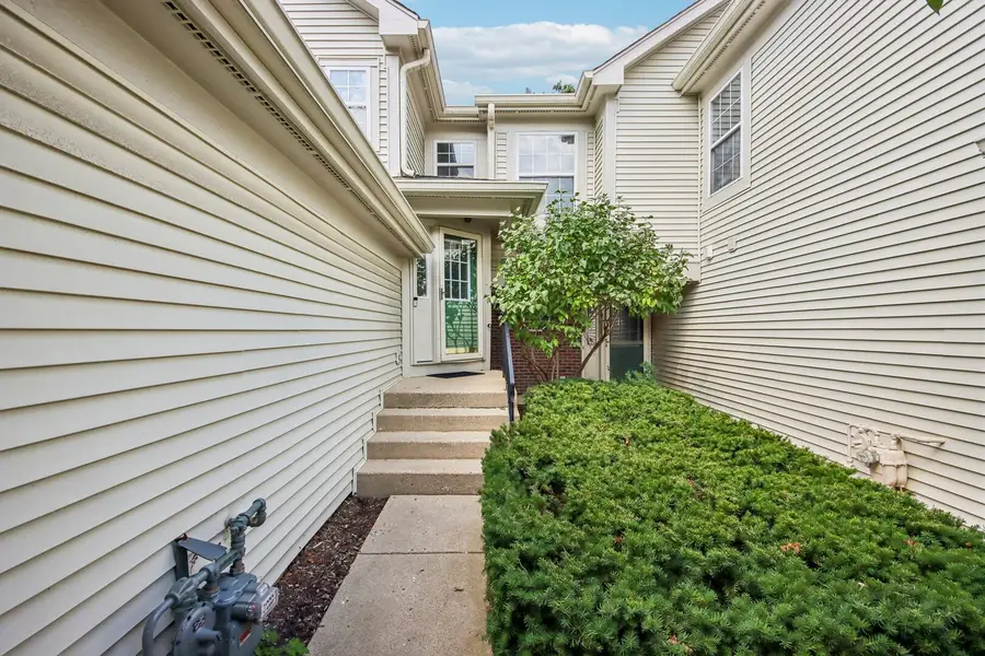 1052 Woodhill Court, Elgin, IL 60120 - #2