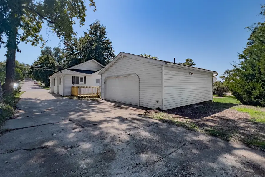 1301 W Wood Street, Bloomington, IL 61701 - #2