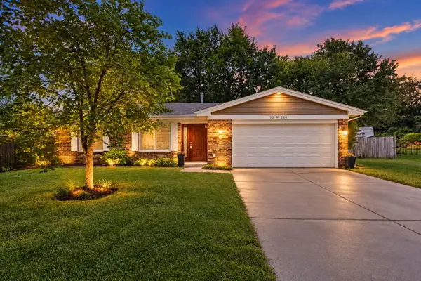 30W261 Leominster Court, Warrenville, IL 60555