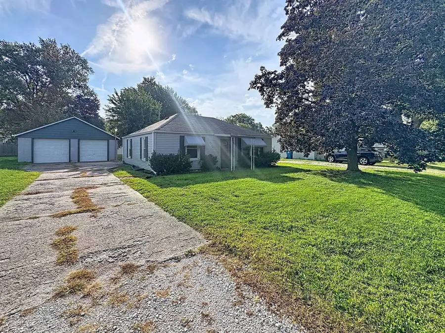 4244 9th Street, East Moline, IL 61244 - #2