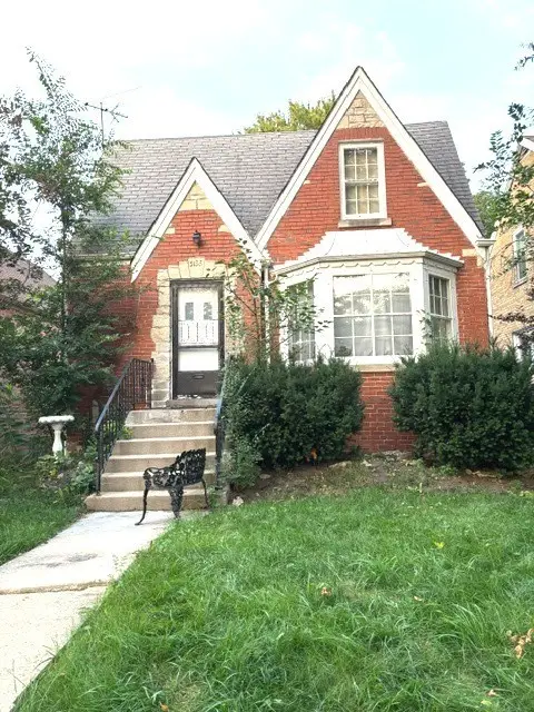 5133 N Newcastle Avenue, Chicago, IL 60656