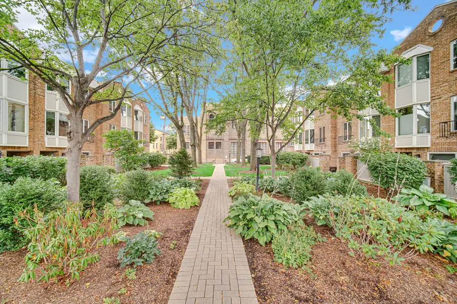 106 Bishop Quarter Lane, Oak Park, IL 60302 - #2