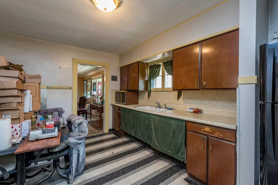 1033 W Atlantic Avenue, Waukegan, IL 60085 - #3