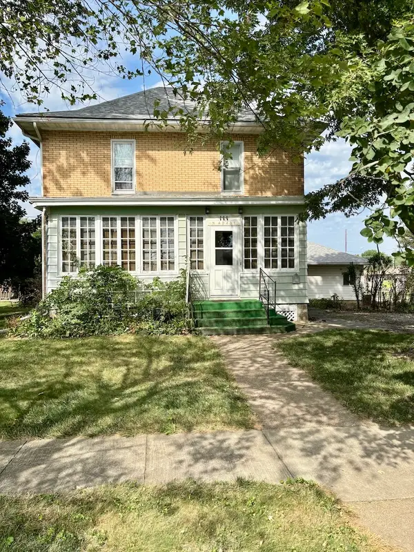 111 N Adams Street, Carthage, IL 62321