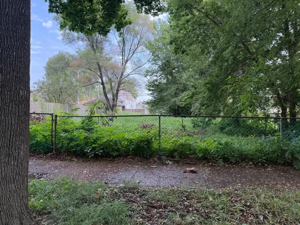 10411 S Bensley Avenue, Chicago, IL 60617