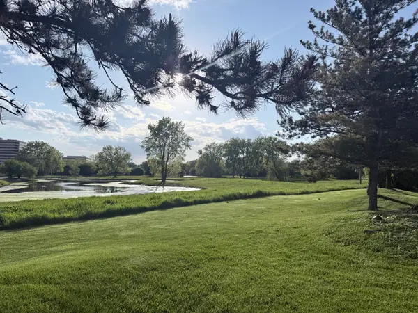 1S476 Renaissance Boulevard, Oak Brook, IL 60523