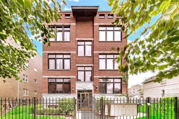 3541 S Prairie Avenue #4, Chicago, IL 60653