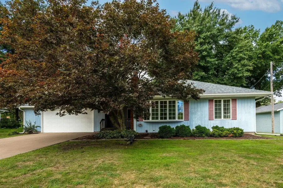 1530 29th Street, Bettendorf, IA 52722 - #2
