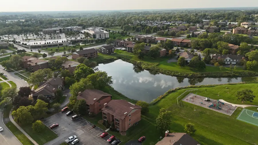 9900 Treetop Drive #2E, Orland Park, IL 60462 - #3