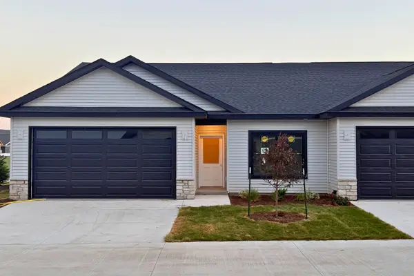 1716 Redbud Circle #101, Eldridge, IA 52748
