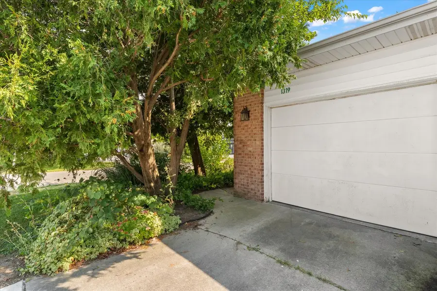 1319 E Harding Drive #A, Urbana, IL 61801 - #3