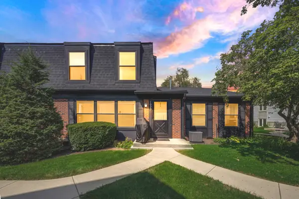 1022 Inverrary Lane, Deerfield, IL 60015