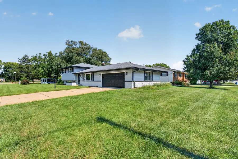 1701 Newton Drive, Morris, IL 60450 - #3