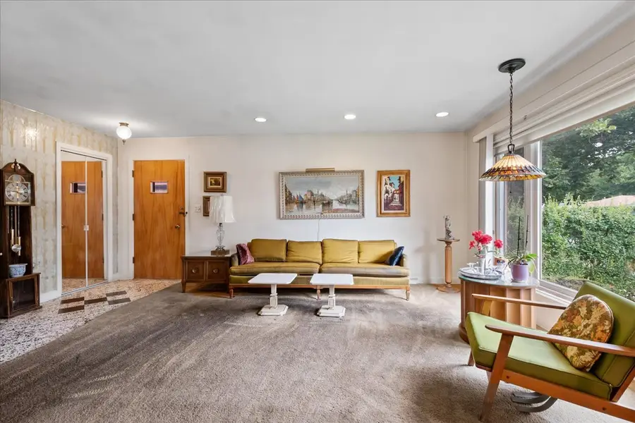 8624 Hamlin Avenue, Skokie, IL 60076 - #3
