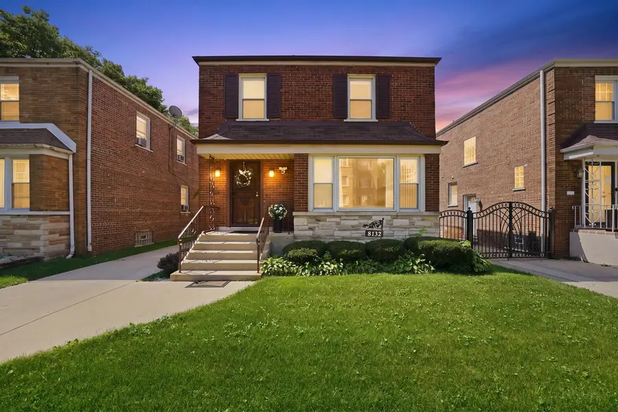 8132 S Phillips Avenue, Chicago, IL 60617 - #2