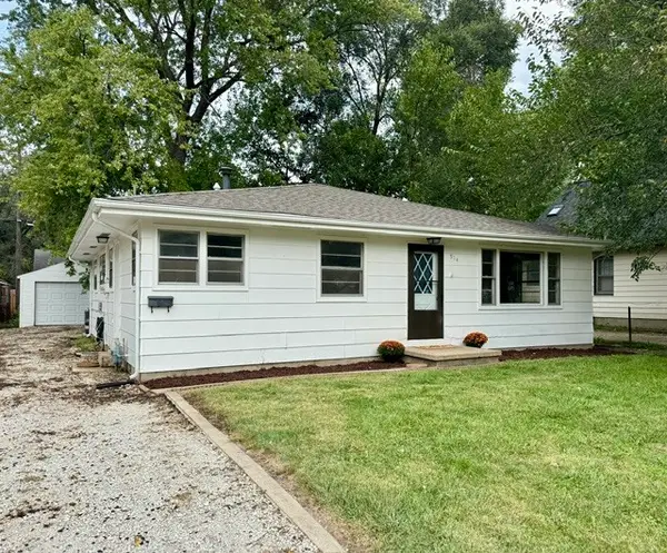 914 W Maple Street, Champaign, IL 61821