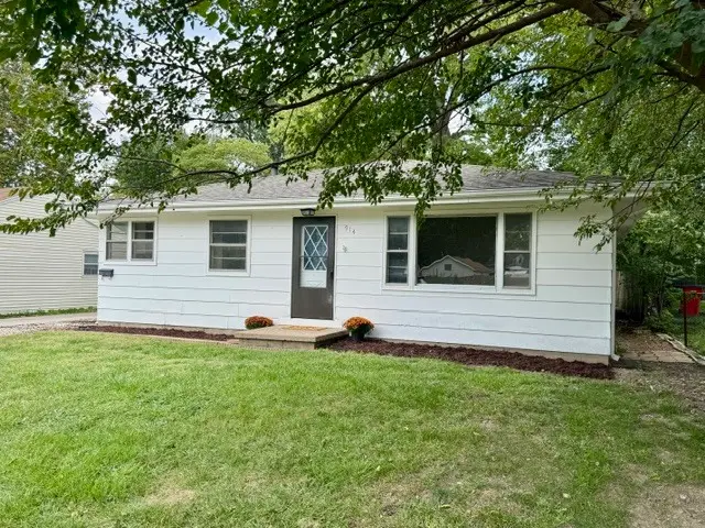 914 W Maple Street, Champaign, IL 61821 - #3