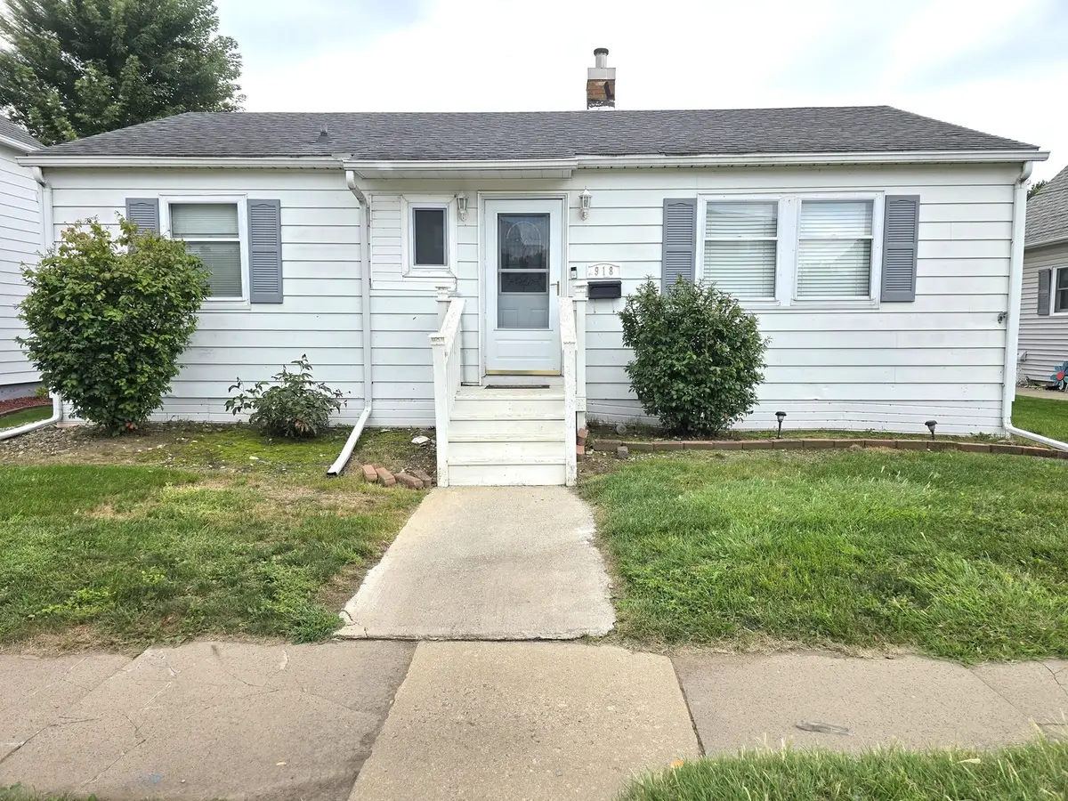 918 14th Avenue, Fulton, IL 61252 - #1