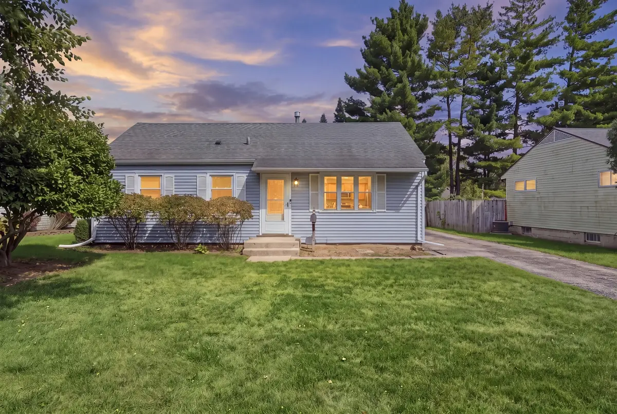 105 N Western Avenue, Aurora, IL 60506 - #1