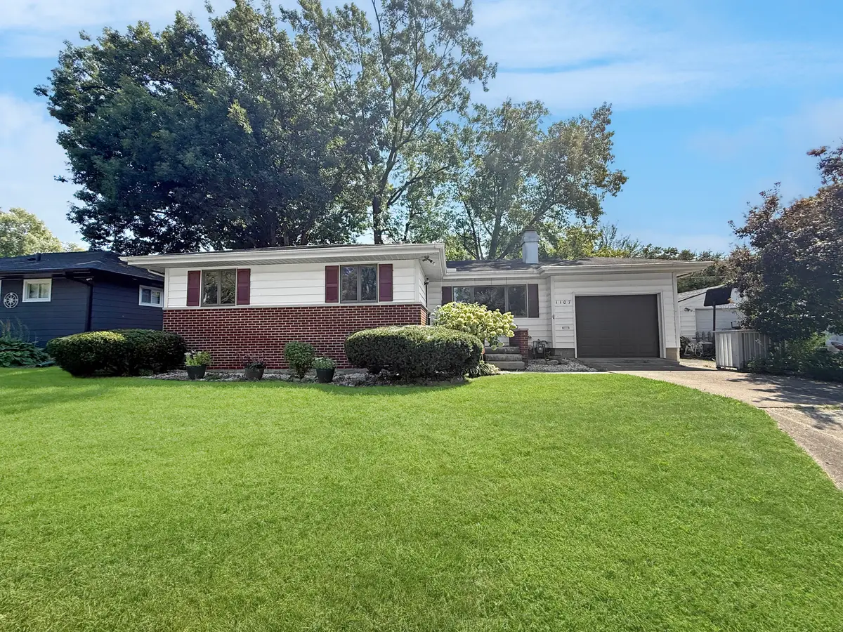 1107 E Fairlawn Drive, Urbana, IL 61801 - #1