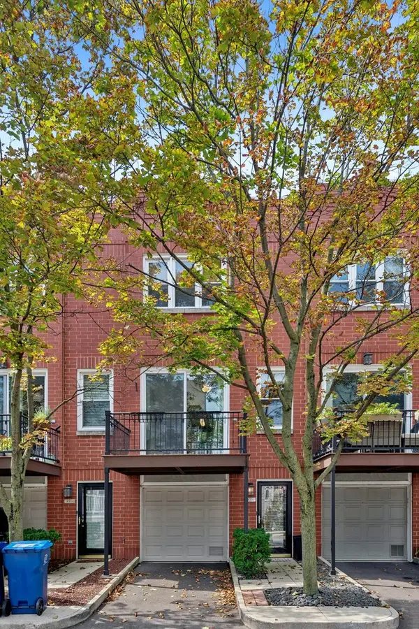 2835 N Wolcott Avenue #F, Chicago, IL 60657
