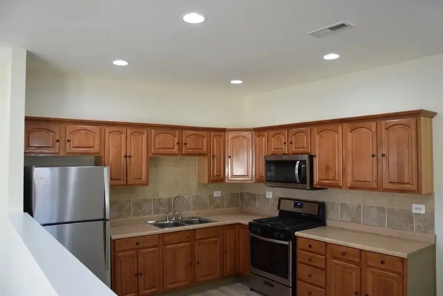 15 E 32nd Street, Steger, IL 60475 - #3