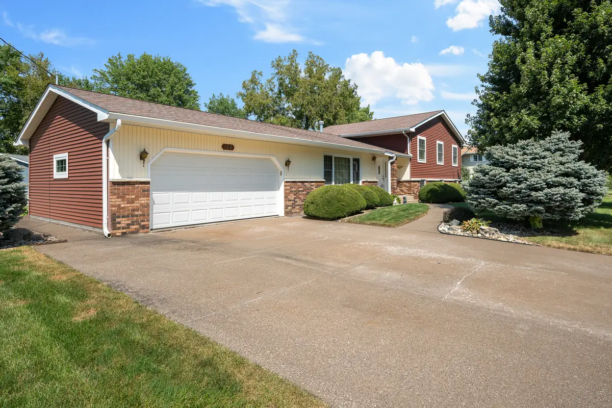 126 W 28th Avenue, Coal Valley, IL 61240 - #1