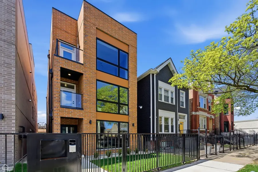 4132 S Calumet Avenue #301, Chicago, IL 60653 - #2