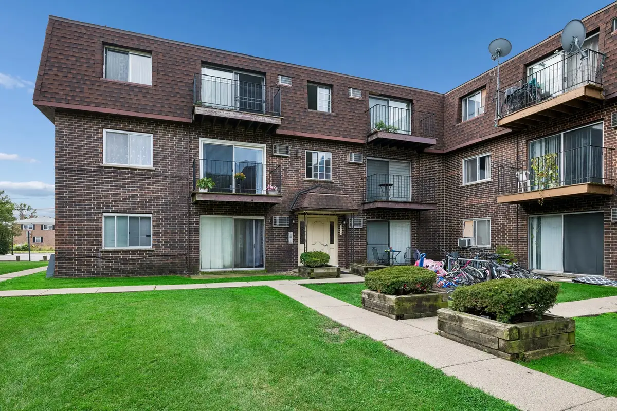 9364 Golf Road #2B, Des Plaines, IL 60016 - #1