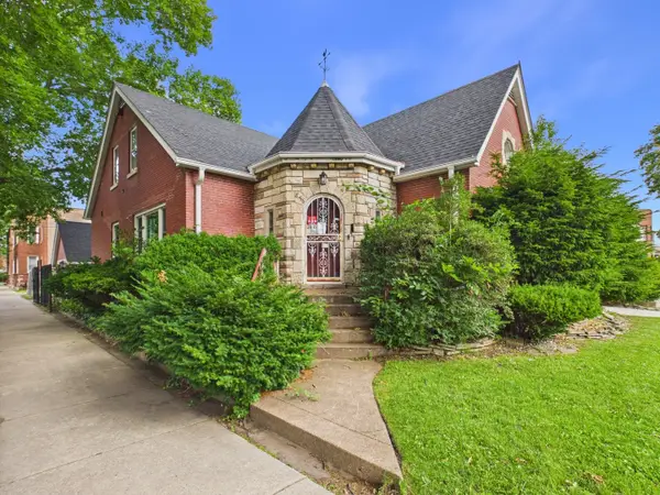 8156 S Paxton Avenue, Chicago, IL 60617