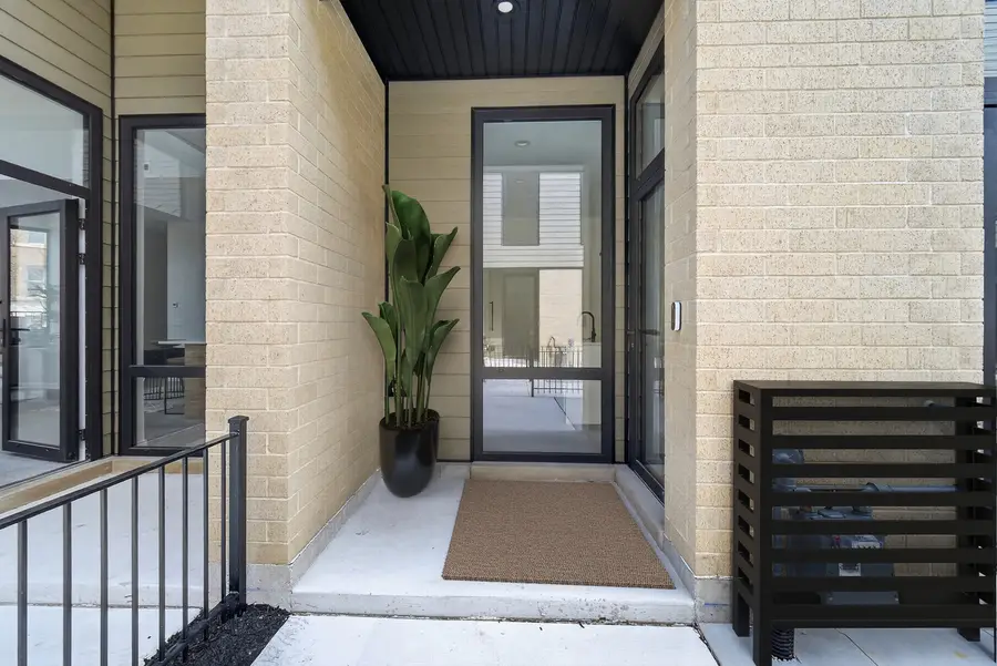6216 S Woodlawn Avenue #B, Chicago, IL 60637 - #3