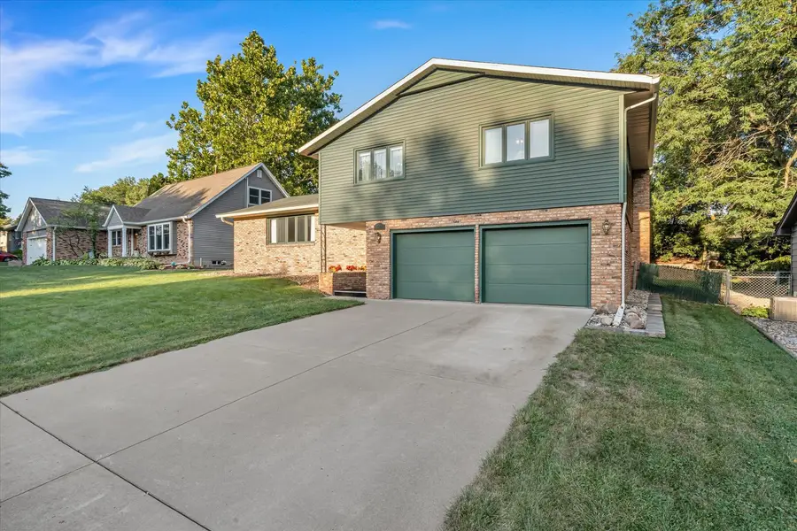 2705 36th Street, Rock Island, IL 61201 - #2