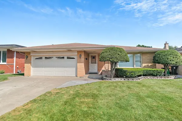 2831 Kensington Avenue, Westchester, IL 60154