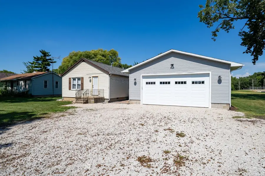 327 E John Street, Forrest, IL 61741 - #3