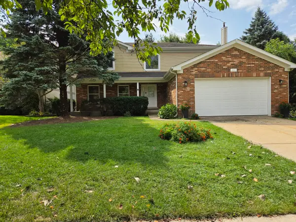 2103 E Seminole Lane, Mount Prospect, IL 60056