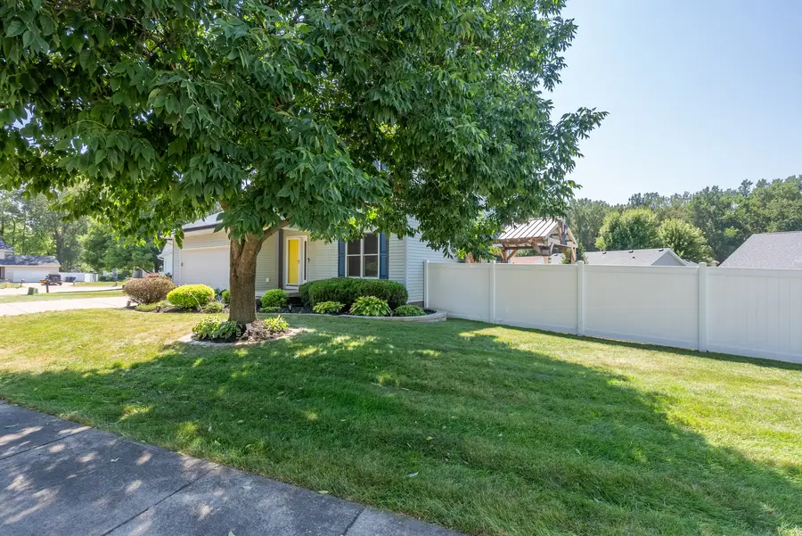 2625 Revo Road, Davenport, IA 52806 - #2