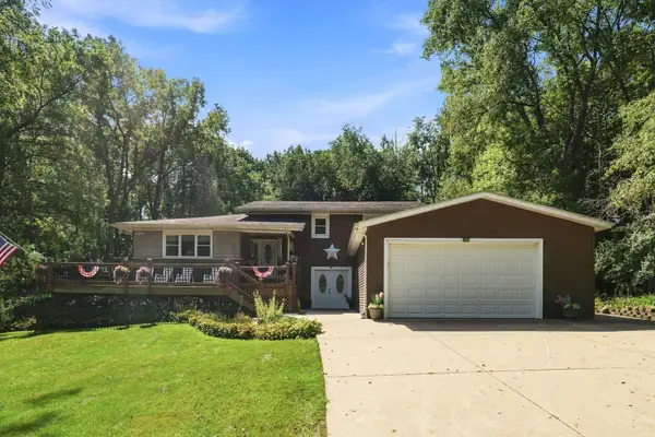 11 Sandpiper Drive, Blue Grass, IA 52726