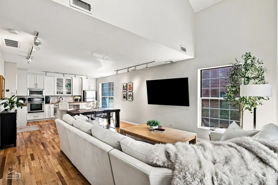 1640 W Diversey Avenue #6, Chicago, IL 60614 - #2