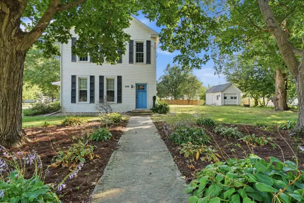 208 E Wall Street, Lexington, IL 61753