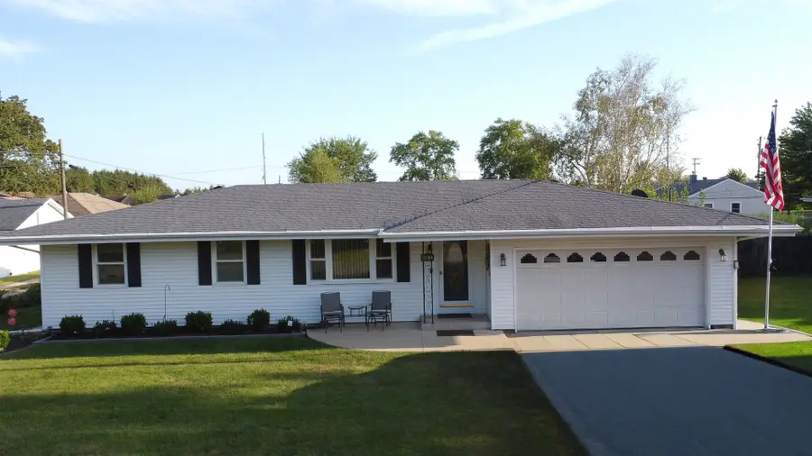 406 E Chestnut Street, Hoopeston, IL 60942 - #3