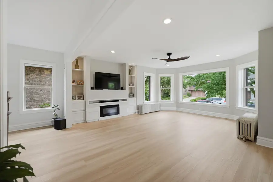 2638 N Central Park Avenue, Evanston, IL 60201 - #2
