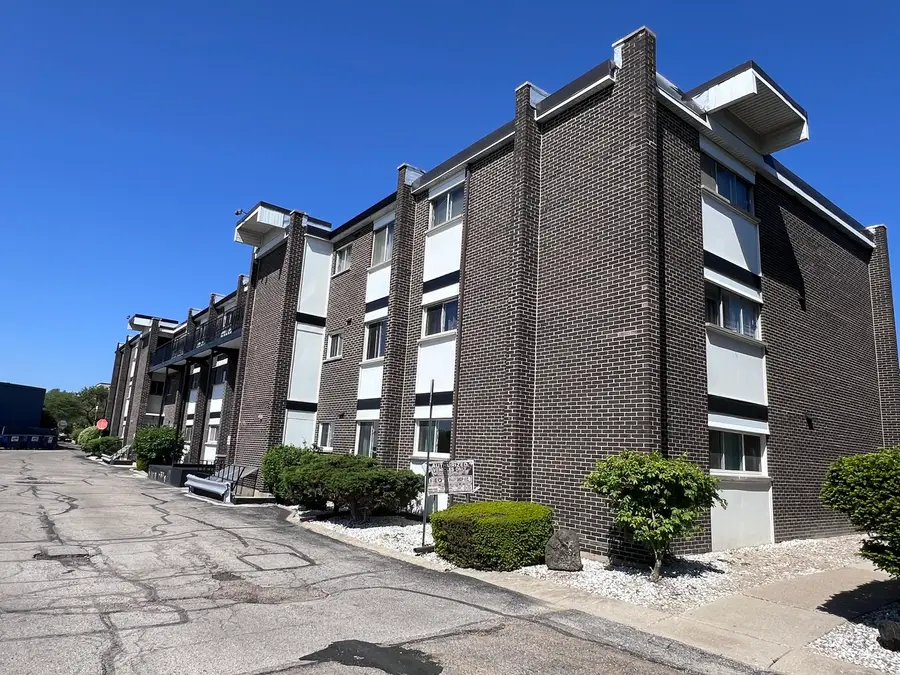 10125 Cherry Parkway #203, Skokie, IL 60076 - #3
