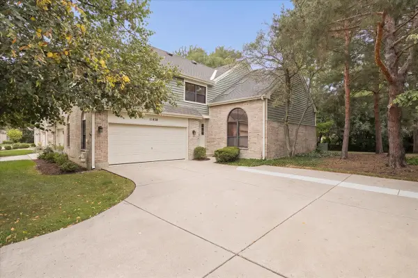 11458 Ashley Woods Drive, Westchester, IL 60154